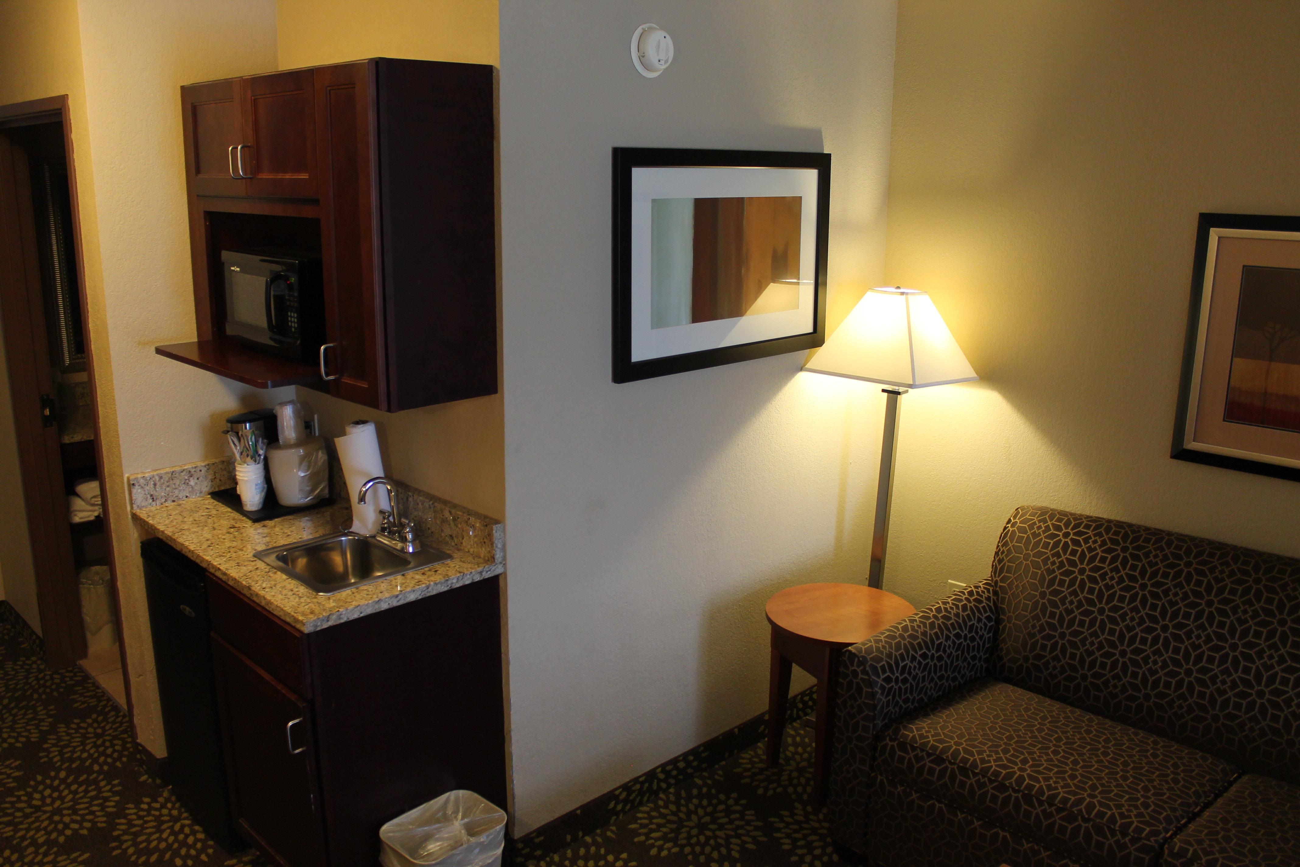 Holiday Inn Express Hotel & Suites Starkville, An Ihg Hotel Exterior photo