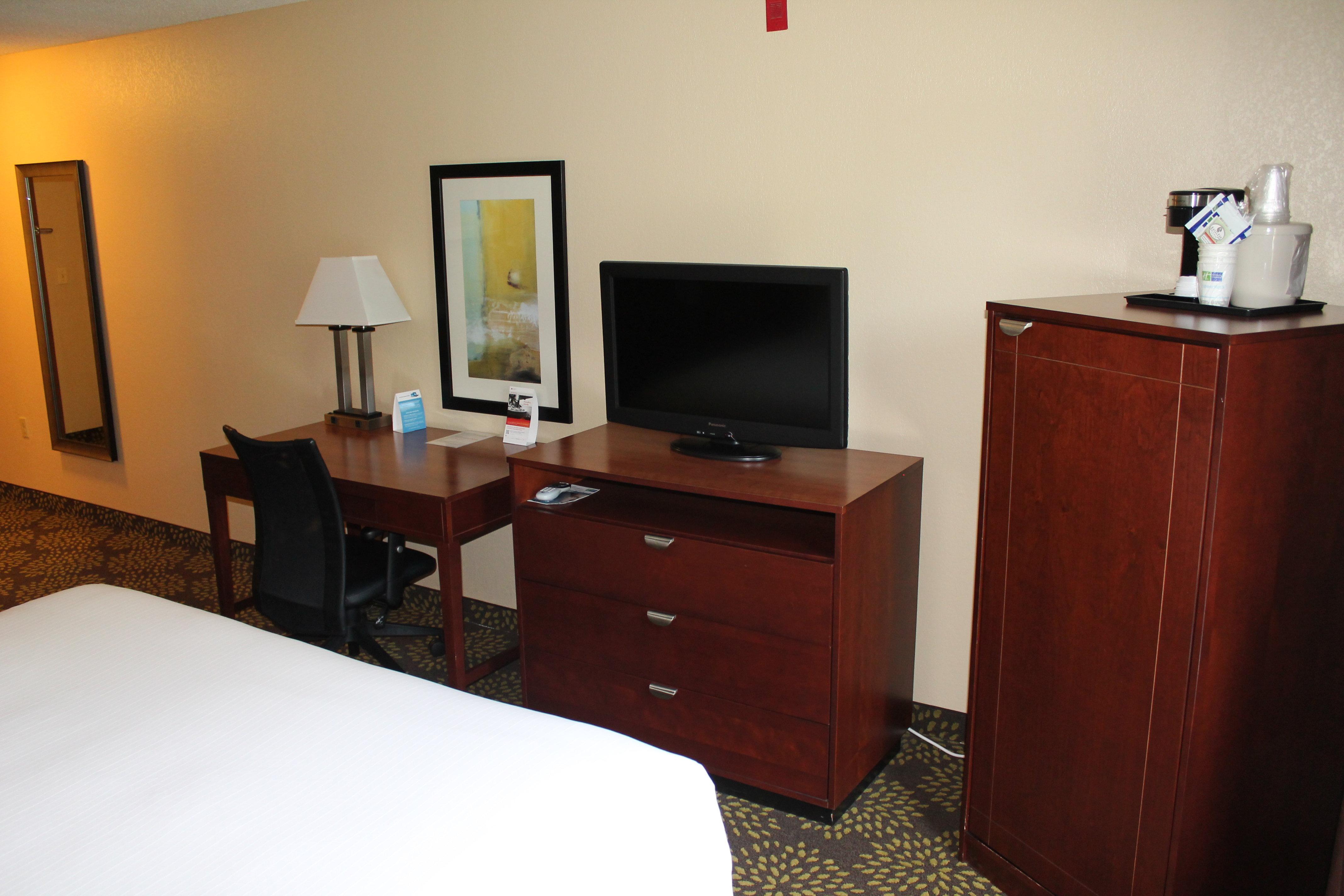 Holiday Inn Express Hotel & Suites Starkville, An Ihg Hotel Exterior photo