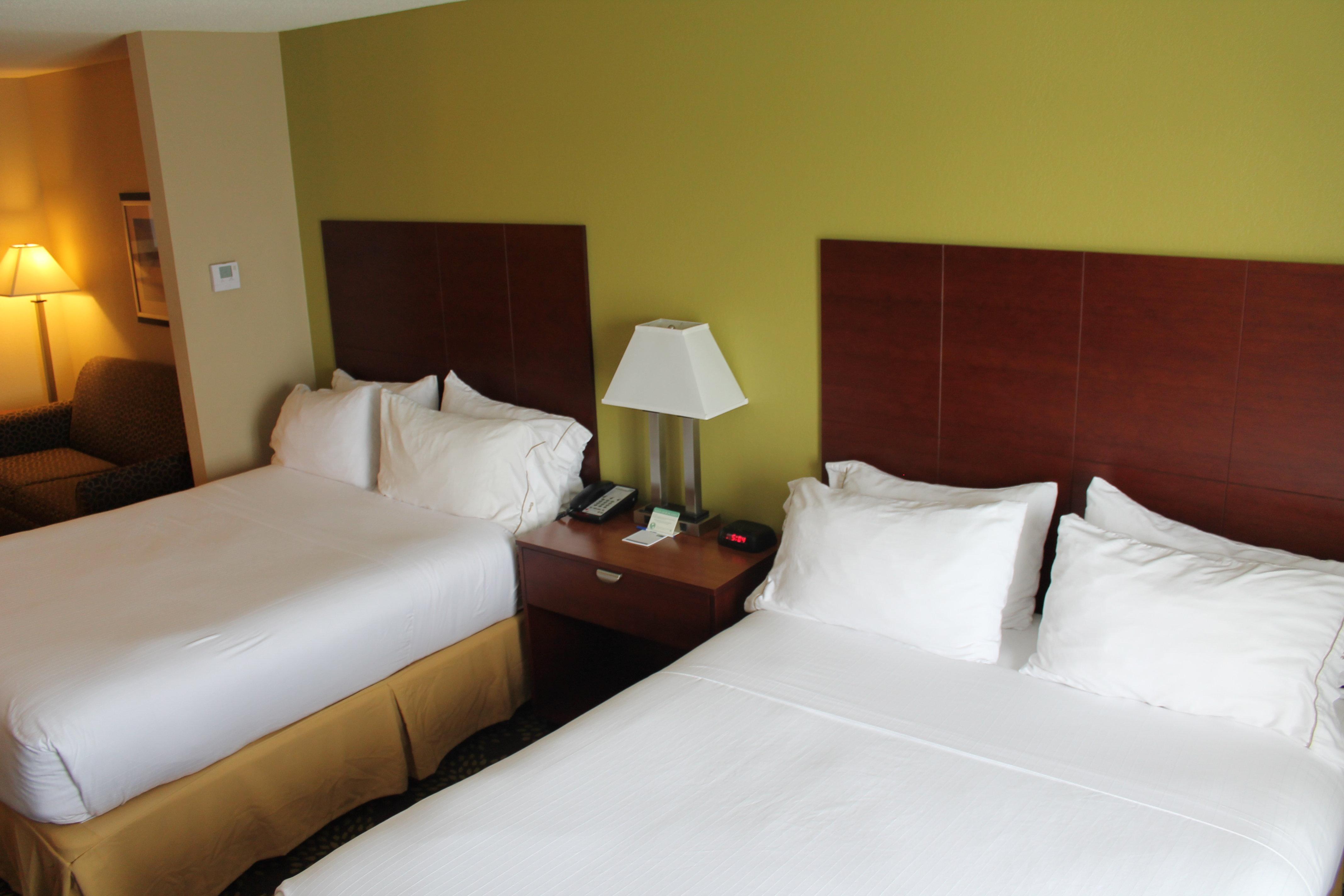 Holiday Inn Express Hotel & Suites Starkville, An Ihg Hotel Exterior photo