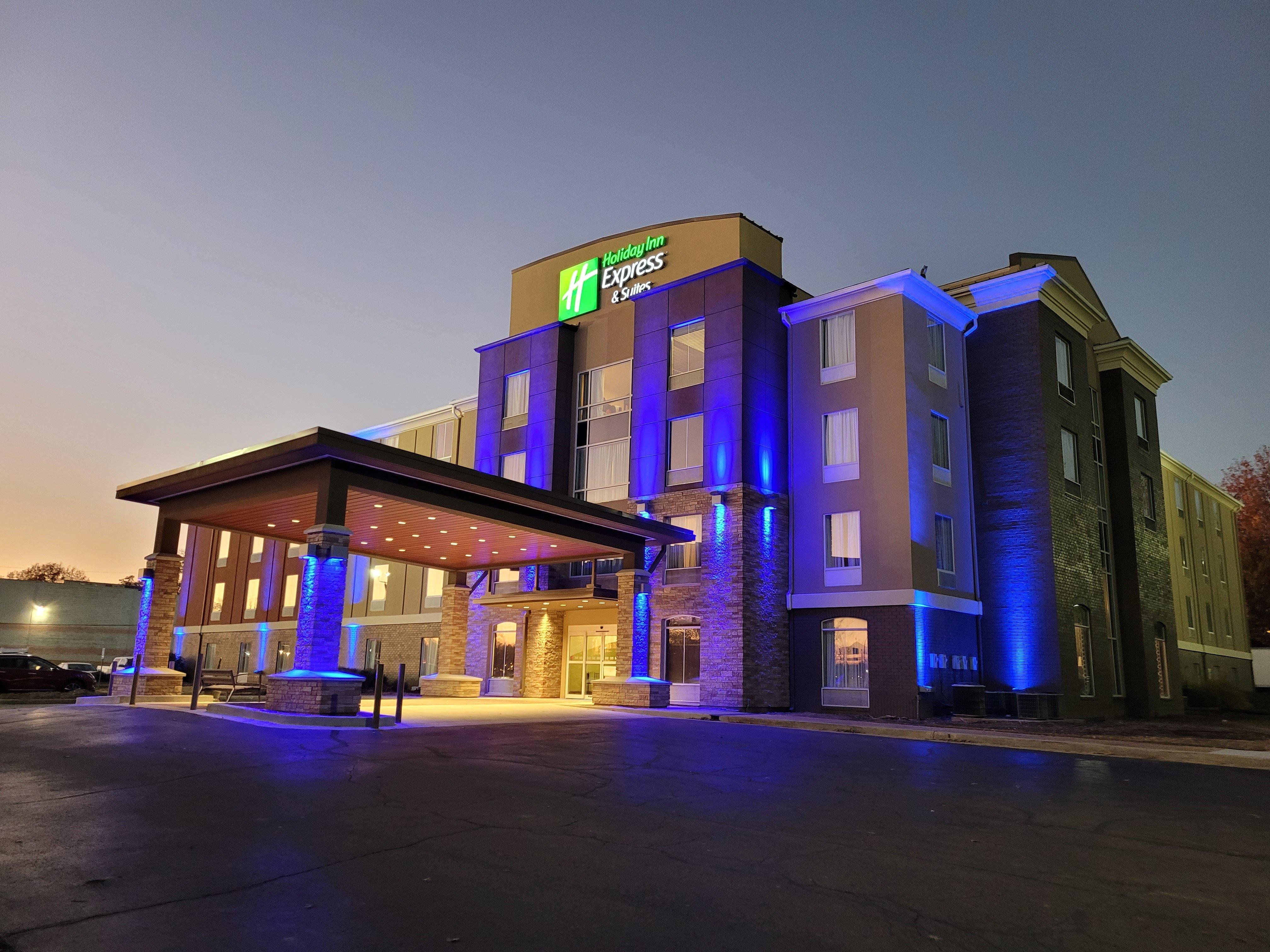 Holiday Inn Express Hotel & Suites Starkville, An Ihg Hotel Exterior photo