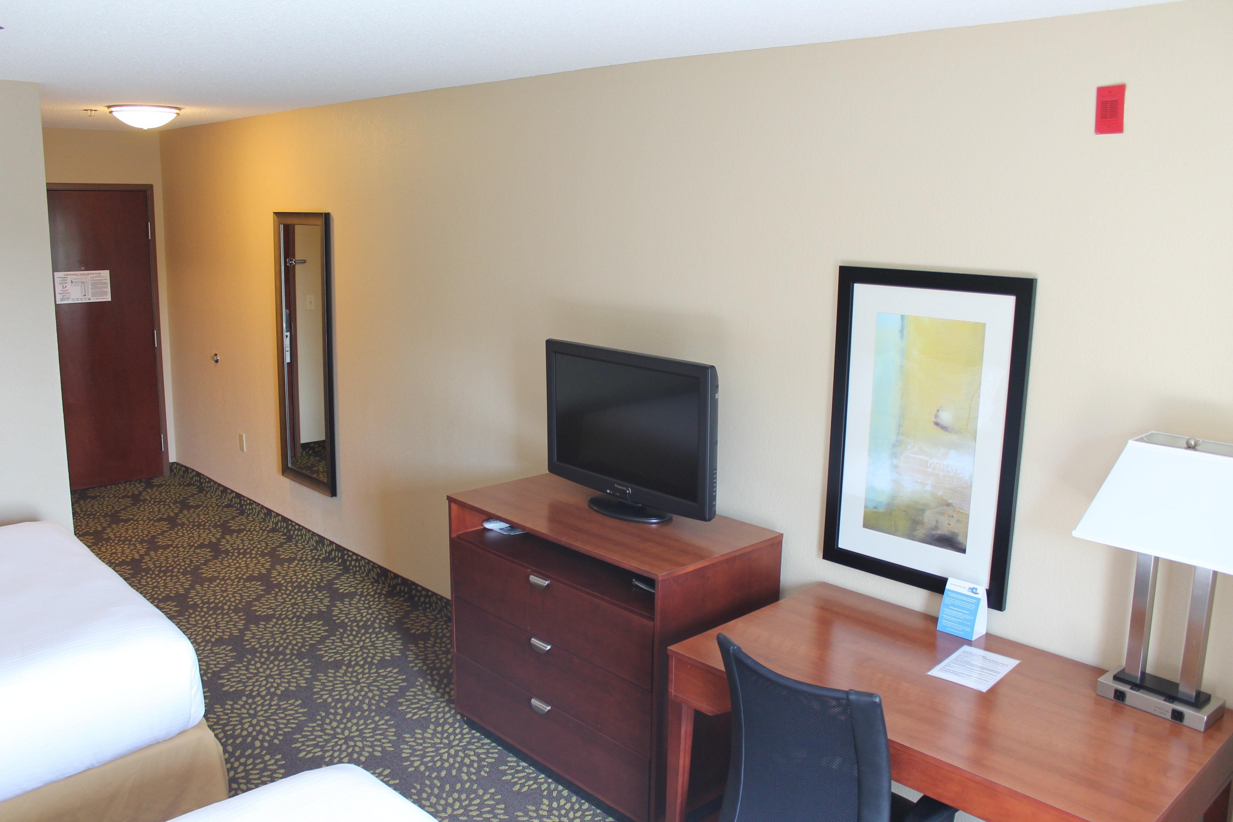 Holiday Inn Express Hotel & Suites Starkville, An Ihg Hotel Exterior photo